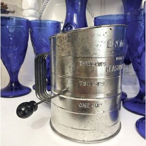 Bromwell’s Vintage Flour Sifter
